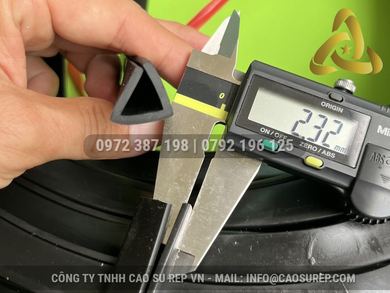 Ron cao su thường chữ U 16x15x12 1