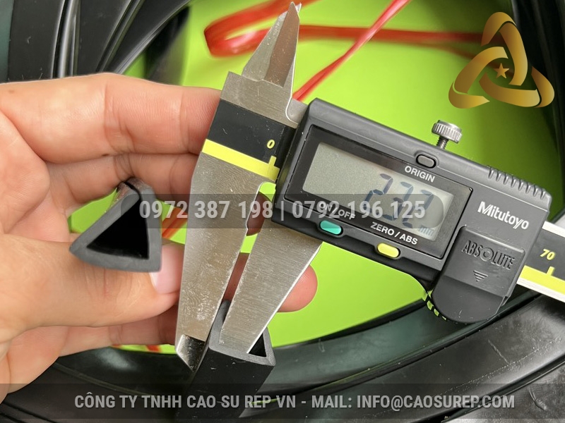 Ron cao su thường chữ U 16x15x12 3