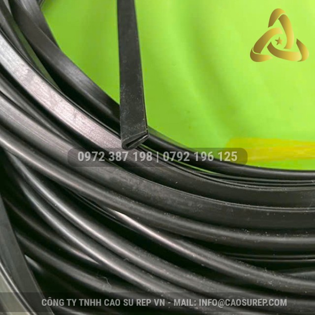 Ron cao su thường chữ U 4x7x1