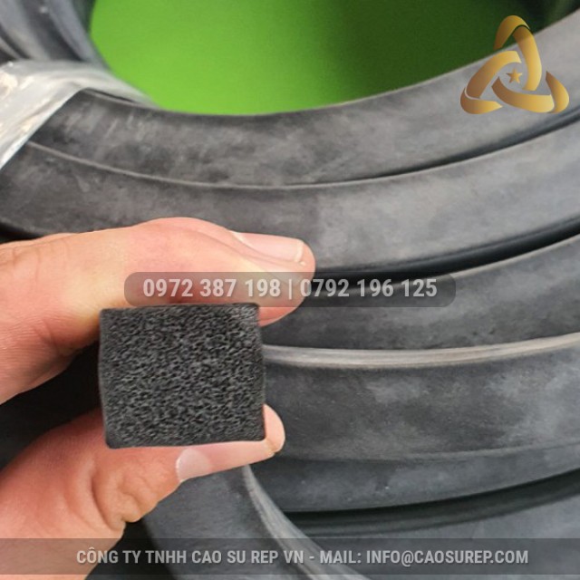 Ron cao su xốp EPDM 20x20